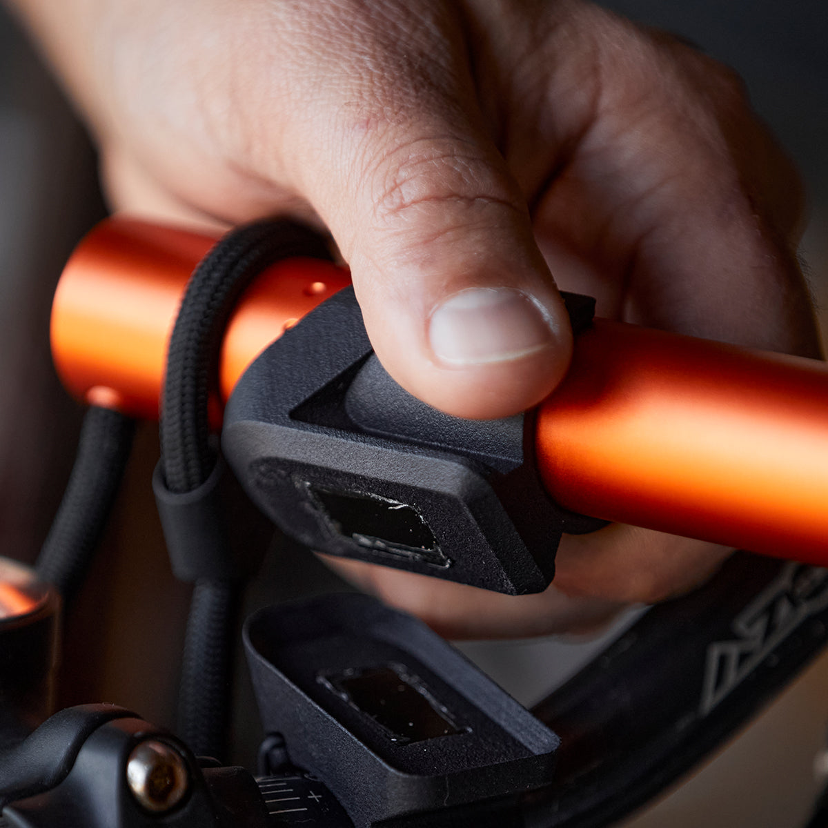 F.100 Flashlight Mount