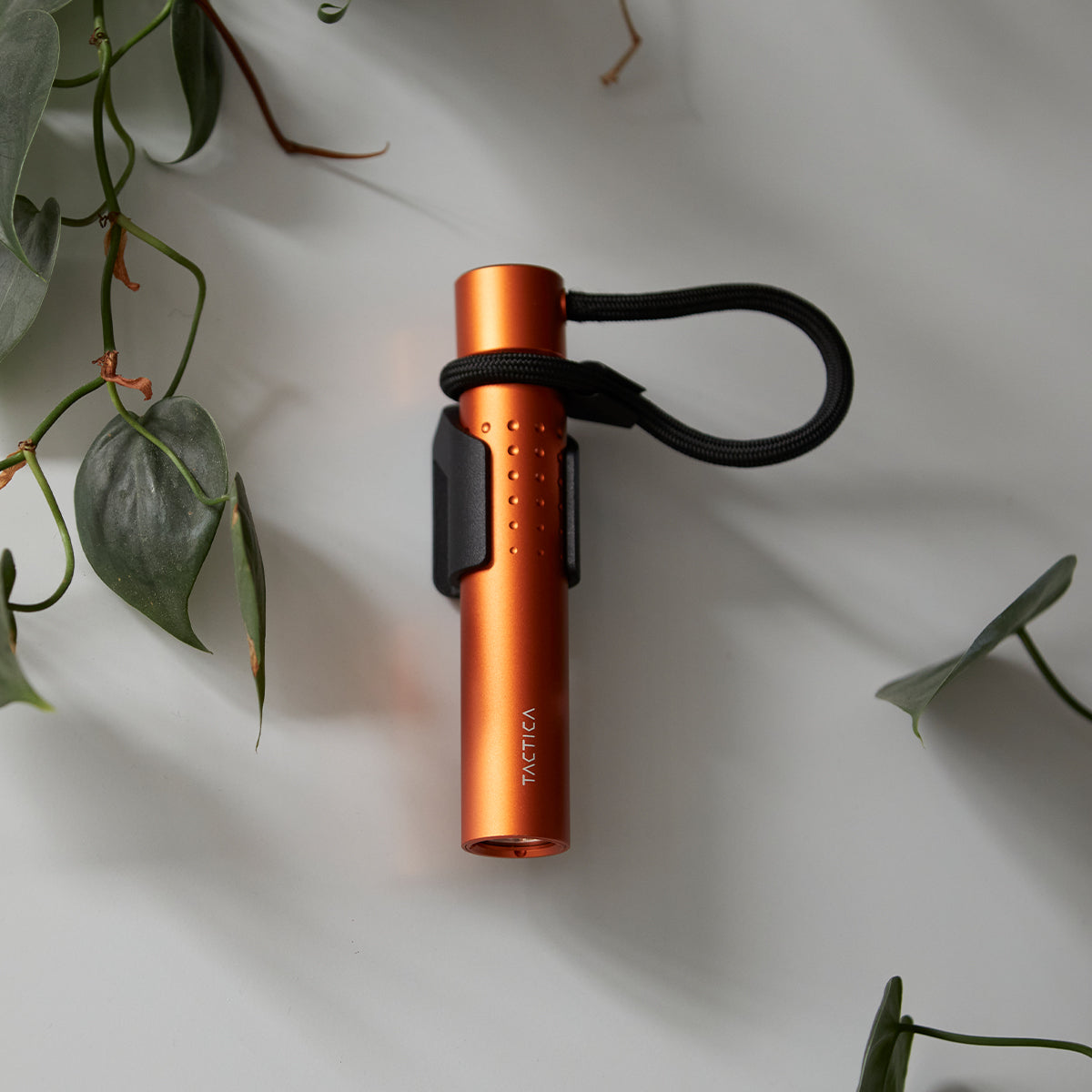 F.100 Flashlight Mount